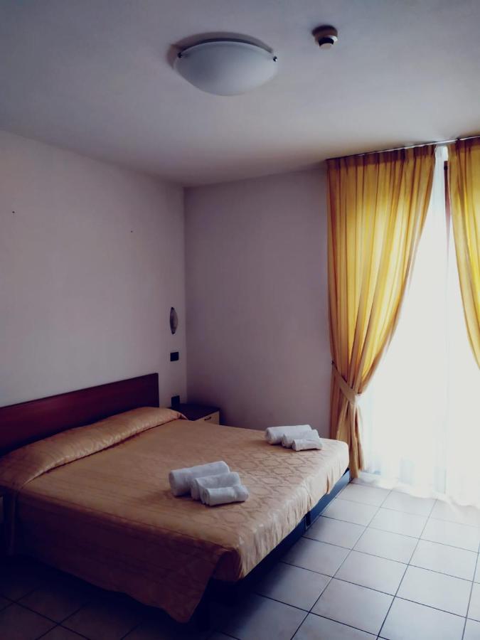 Hotel La Pace بانيو دي رومانيا المظهر الخارجي الصورة